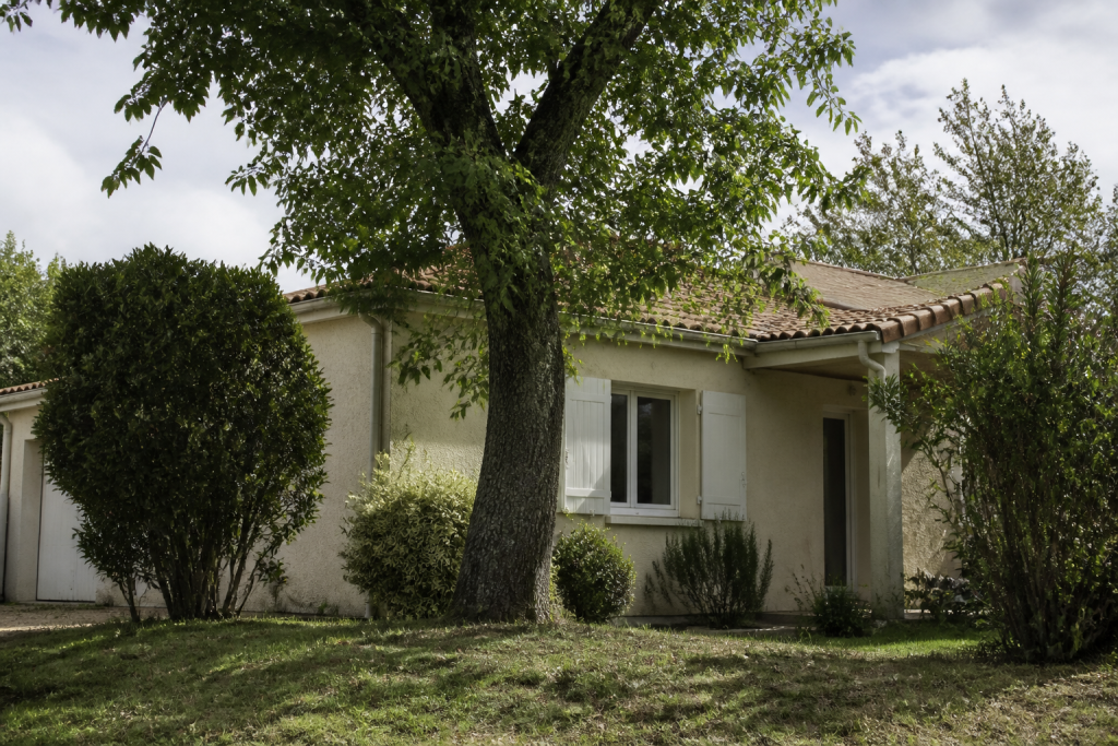 Pavillons jardins arbres ecoles rues calmes cadre familial