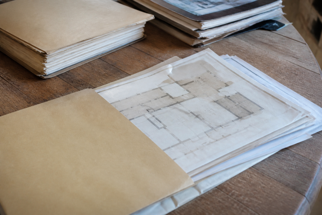Dossiers techniques et plans d'une propriete immobiliere